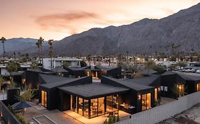 Blackhaus Suites By Avantstay Modern Comfort In Downtown Palm Springs